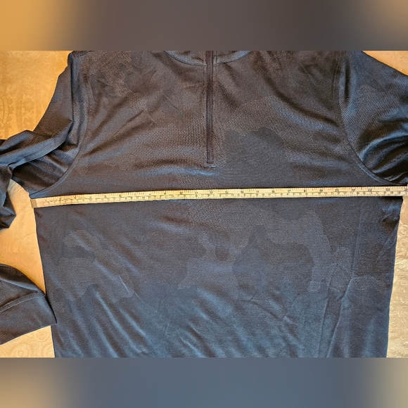 Med. Kirkland Signature Blue Quarter Zip Performance Pullover w/ Subtle Camo NWT - Picture 3 of 8